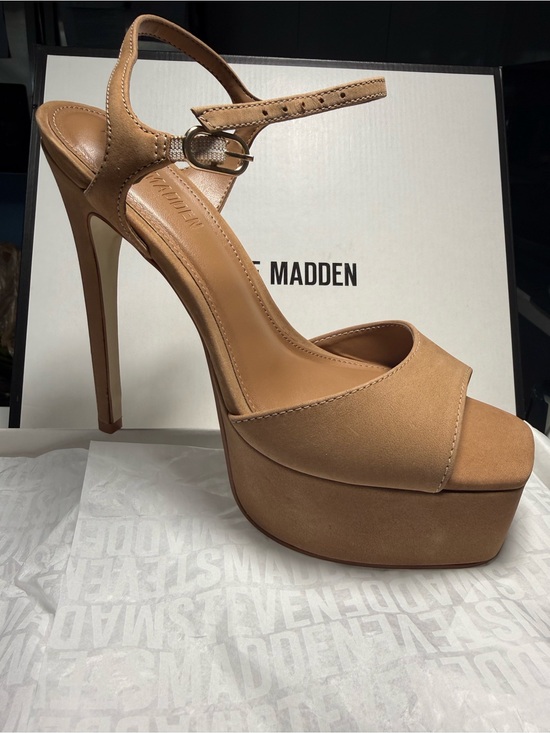 Steve Madden Shoes - Steve Madden Beige/Tan Slingback Pumps